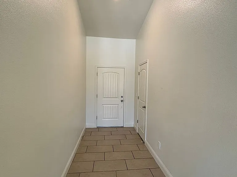 3227 Ferro Ct — Photo 37