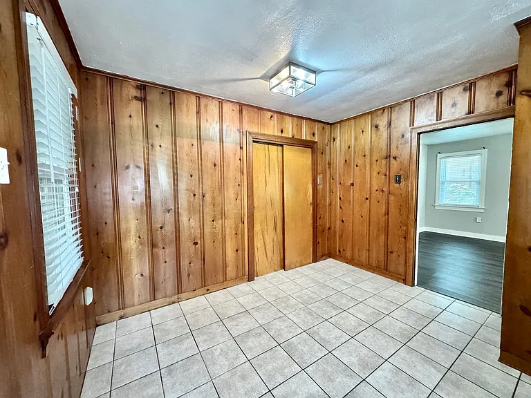 2428 Orpine Ave — Photo 6