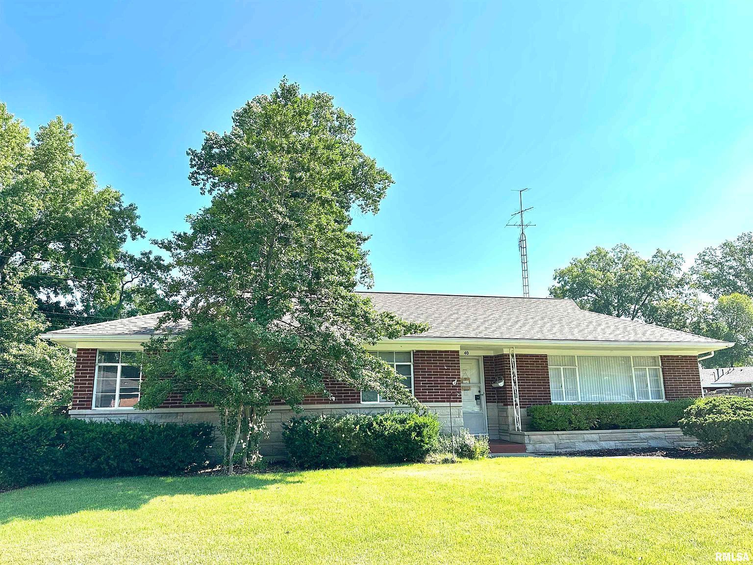 40 Evergreen Dr, Centralia, IL 62801 Zillow