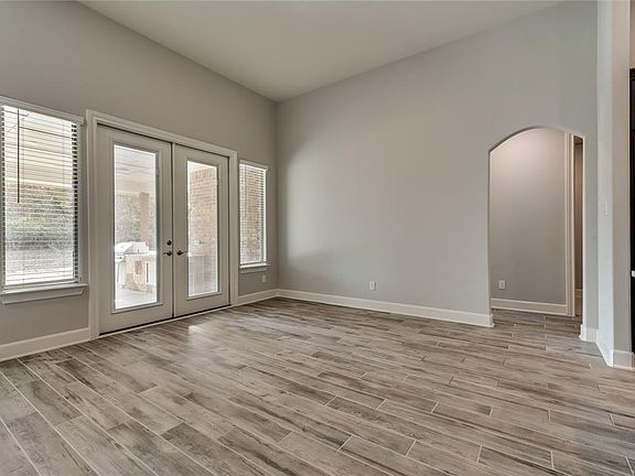 5th image of 123 Willow Oak Dr