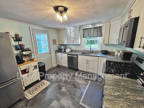 5th image of 140 Long View Dr