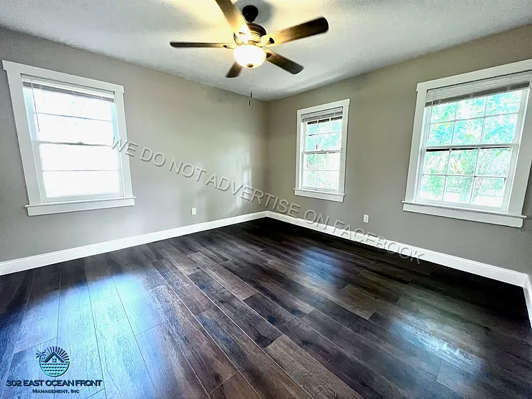 2811 Venus St — Photo 15