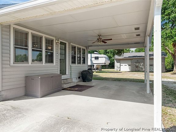3rd image of 520 Caton Rd
