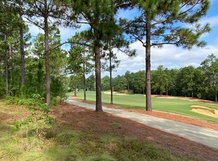 12 Ridgeland St, Pinehurst, NC 28374