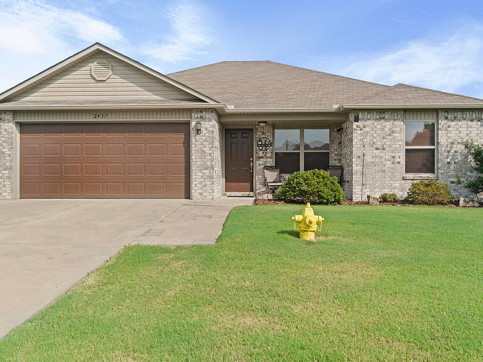 1st image of 2437 Canterbury Ct