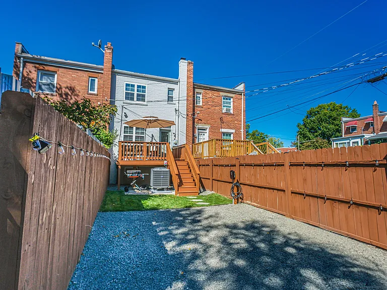 3107 Montrose Ave — Photo 9