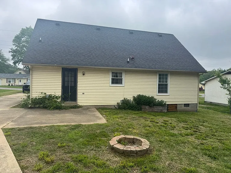 389 Elaine Dr — Photo 27