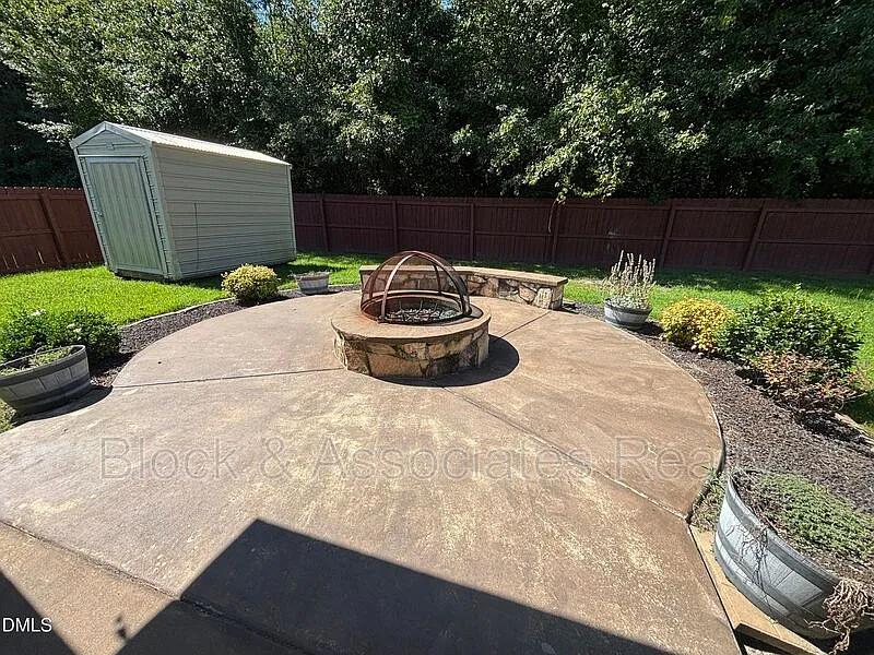 3 bed, 2.5 bath, $2,000 — Photo 4