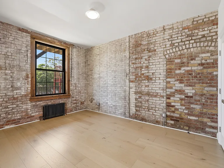 207 Main St #5 — Photo 9