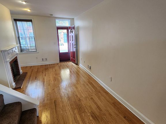 3rd image of 1210 Riverside Ave
