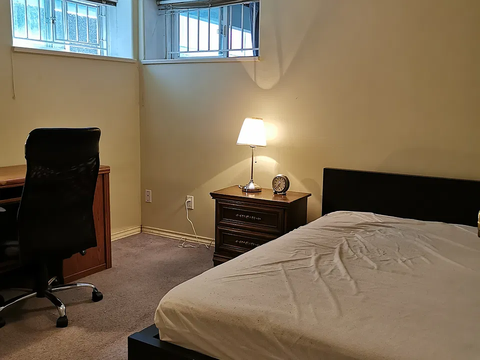 6090 Broadway #1
