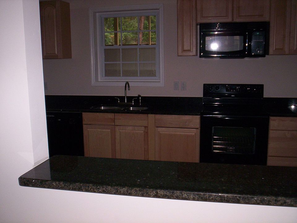 2nd image of 1195 Laurel Pl