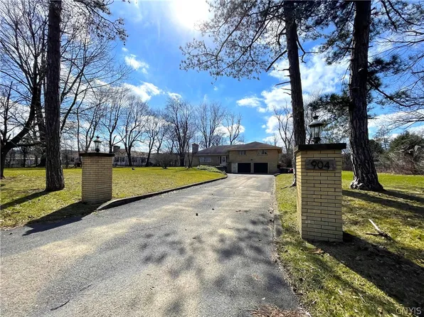 904 Parkway E, Utica, NY 13501