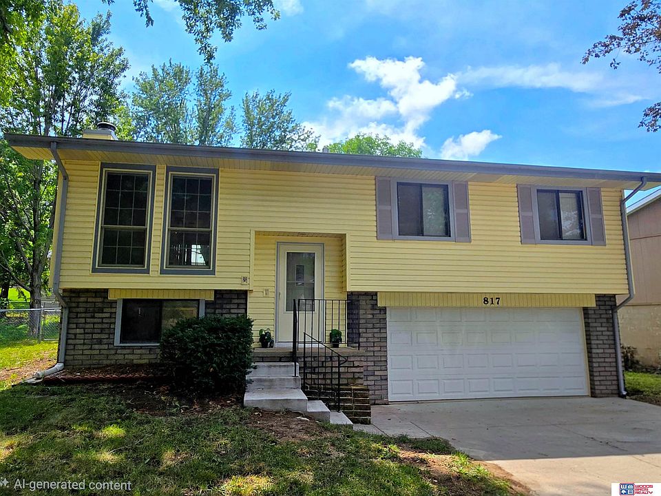 1st image of 817 W Leon Dr
