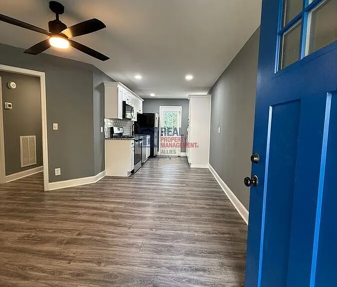 456 Haley St SE — Photo 2
