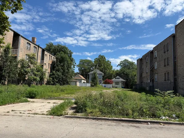 7933 S Marquette Ave, Chicago, IL 60617