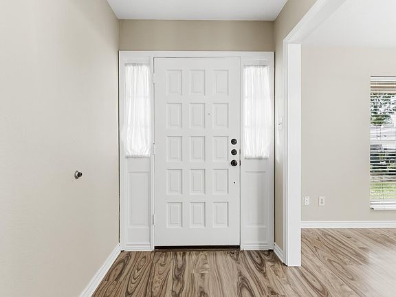5th image of 445 Longmeadow St