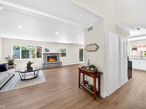 4th image of 7552 Thousand Oaks Dr