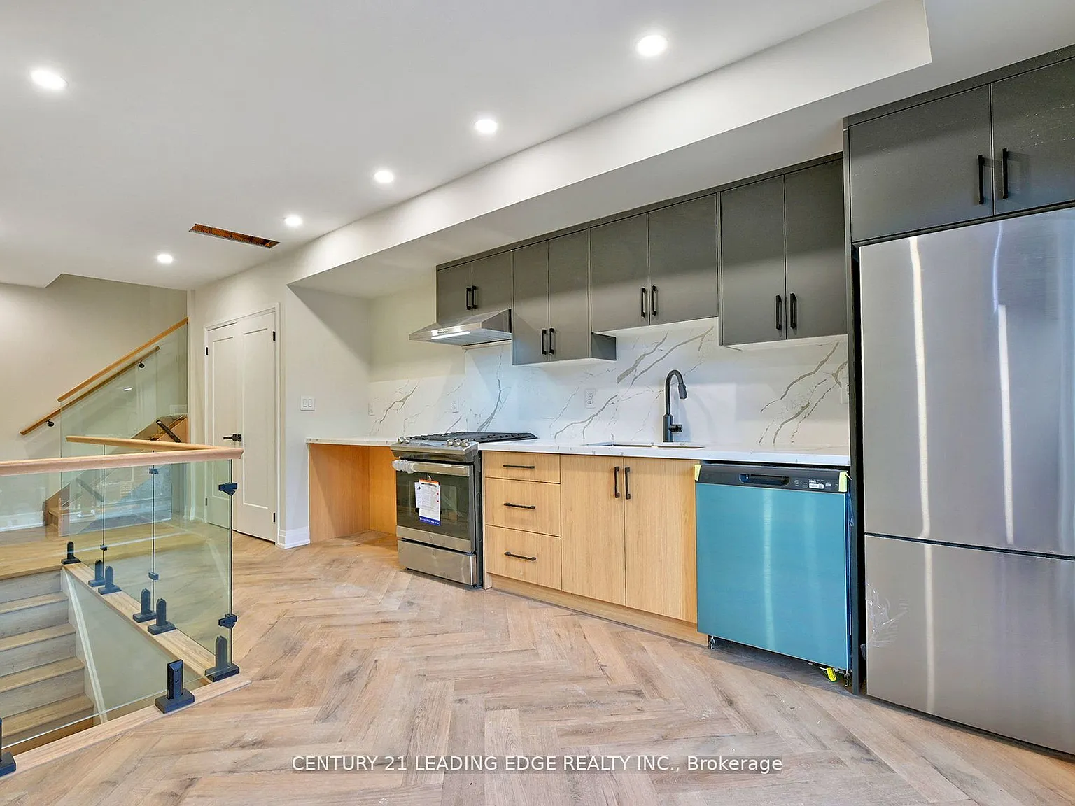 2 bed, $2,600 — Photo 2