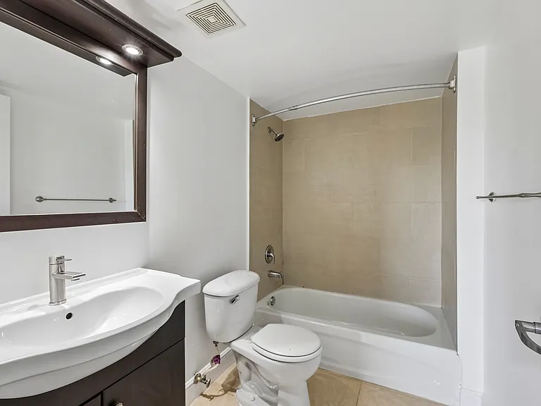 The Oaks Condominium — Photo 78