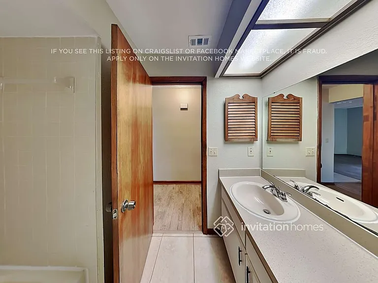 14906 Coldwater Ln — Photo 13