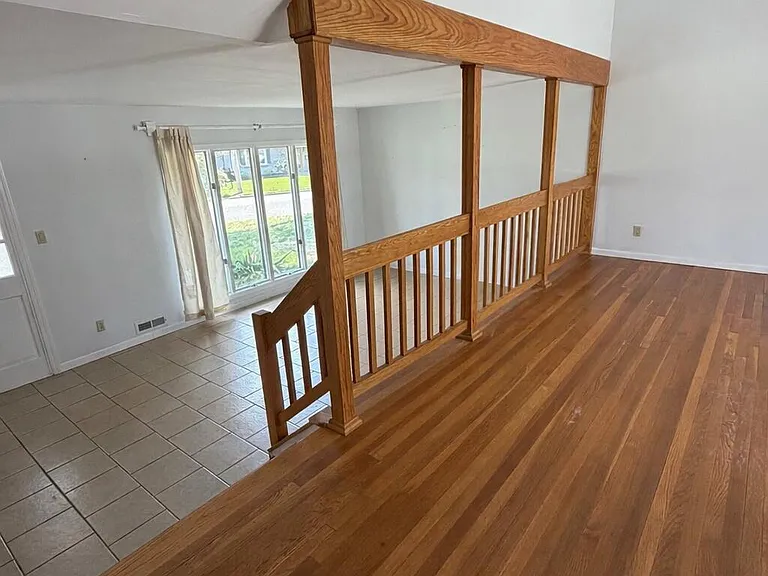 6 Barbara Ln — Photo 2