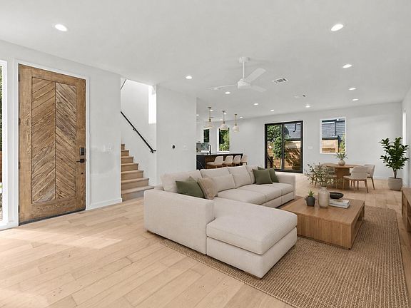 3rd image of 309 Franklin Blvd #2