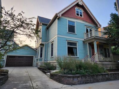 1913 North Oakland AVENUE, Milwaukee, WI, 53202