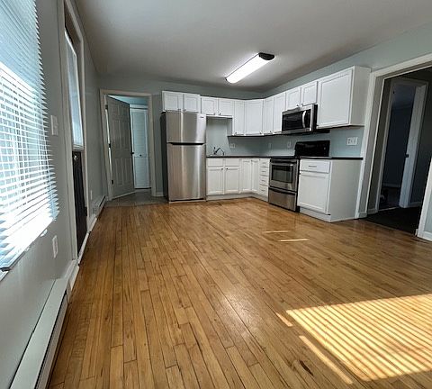 4th image of 1428 Bellevue Ave #1