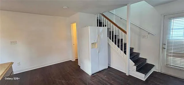 4824 4th St — Photo 3