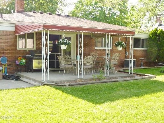 5th image of 25766 Audrey Ave