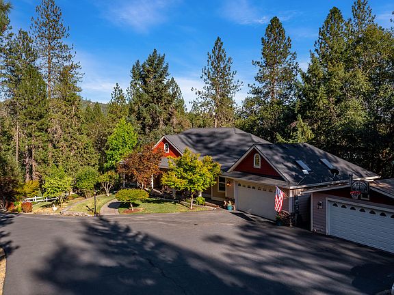 2nd image of 1260 Pinecrest Dr