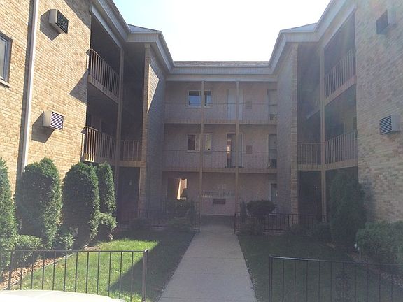 2nd image of 7201 W Wellington Ave APT G1