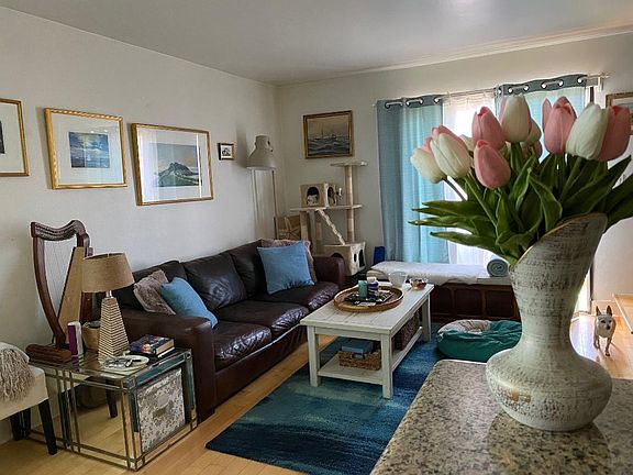 4th image of 1132 S Bedford St #4