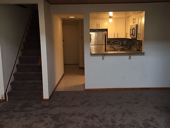 4th image of 870 N 28th St APT 121
