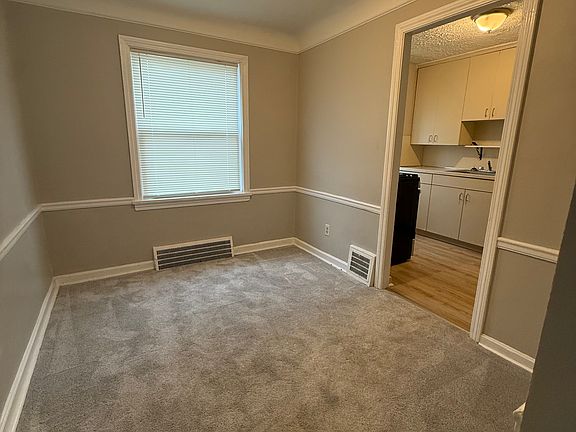 3rd image of 25420 Lake Shore Blvd