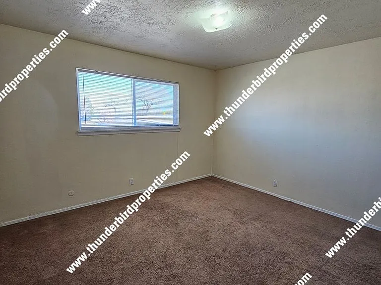 1701 Girard Blvd SE — Photo 5