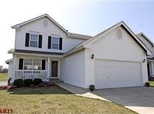 1123 Oakley Ln, Lake Saint Louis, MO 63367