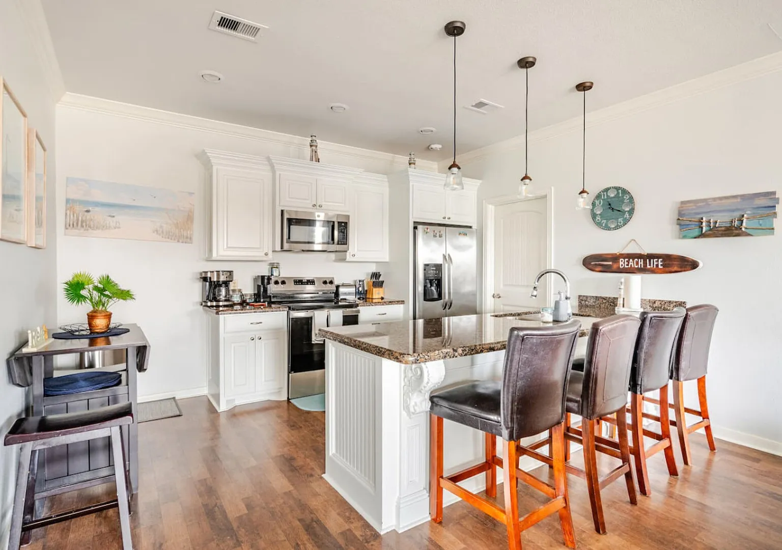 Sarenity - 3Bd/2Bth, 8 Guests — Photo 3