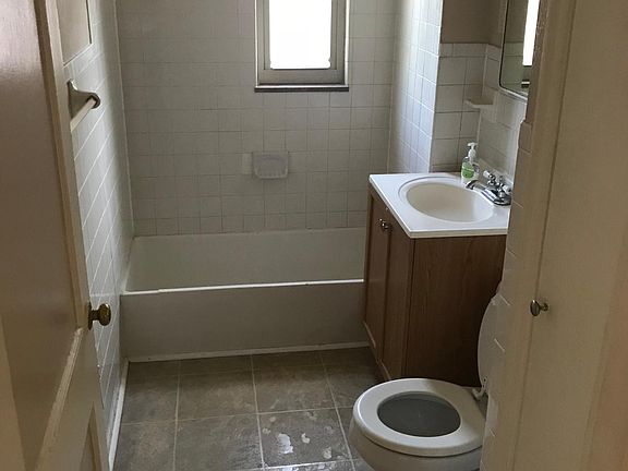 4th image of 219 E Xenia Dr APT C