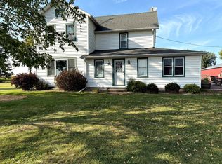 3469 N Tiger Whip Rd, Lena, IL 61048