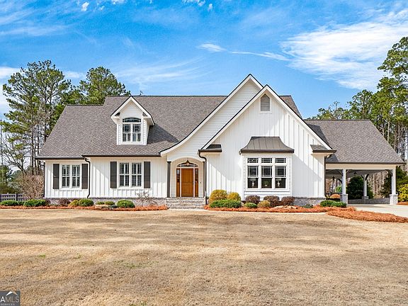 2nd image of 551 Carter Rd