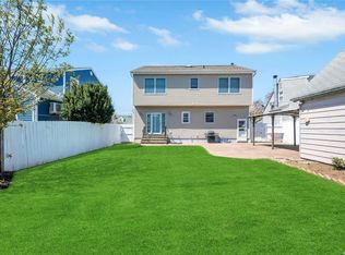 9 Waters Ave, Hicksville, NY 11801