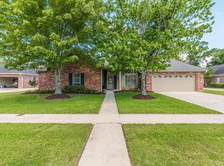 327 Mill Pond Dr, Youngsville, LA 70592