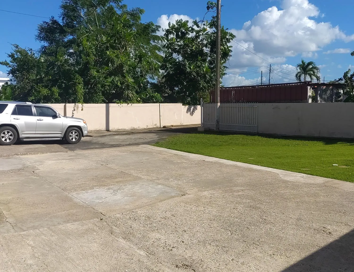 3 bed, 1.5 bath, 2500 sqft, $1,400 — Photo 4