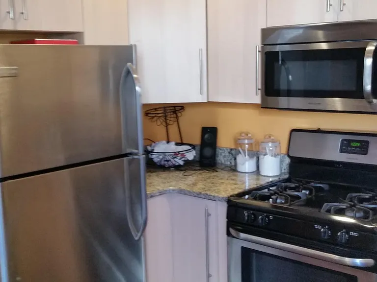 SS appliances with granite counter top