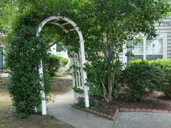 313 Holmes Blvd, Yorktown, VA 23692