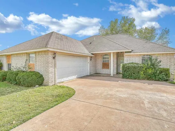 4702 SW Malcom Rd, Lawton, OK 73505