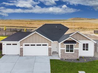 8352 Lennox St, West Richland, WA 99353