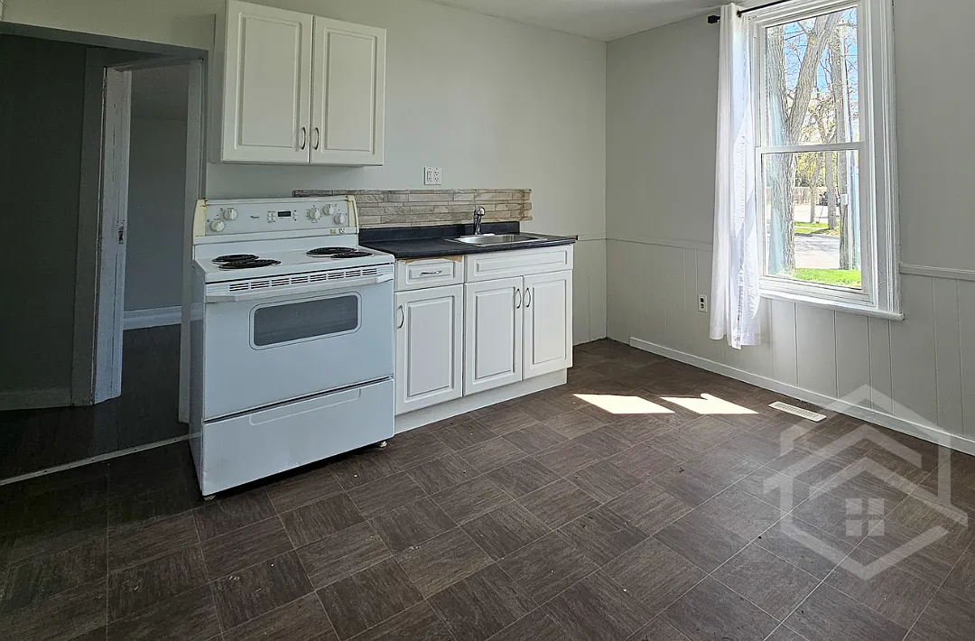 311 Talbot Street West Aylmer — Photo 2